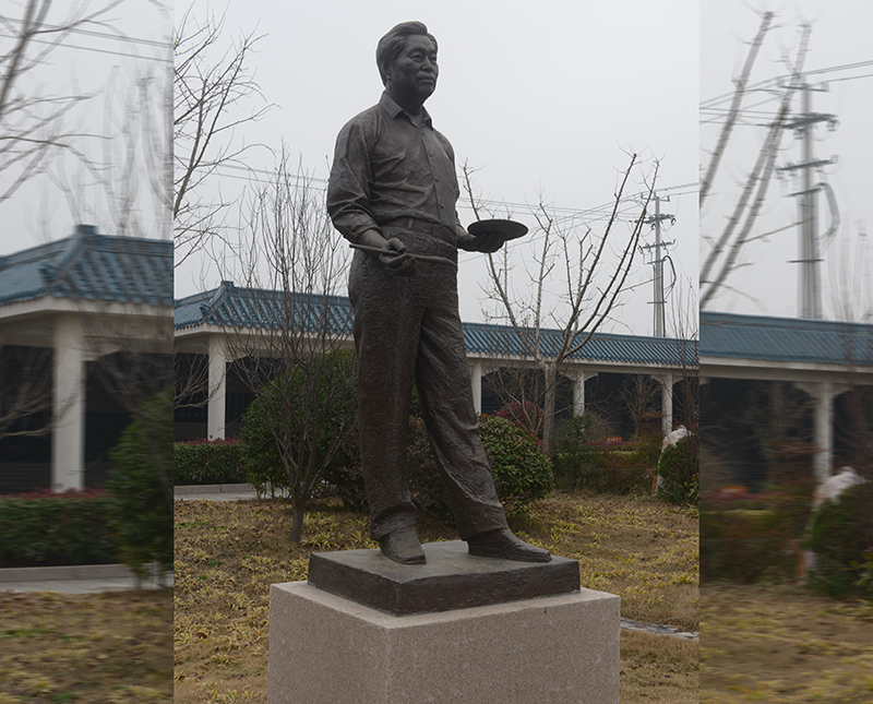 雕塑作品 喻繼高像、青銅高2.3米、安放地點(diǎn)：喻繼高紀(jì)念館